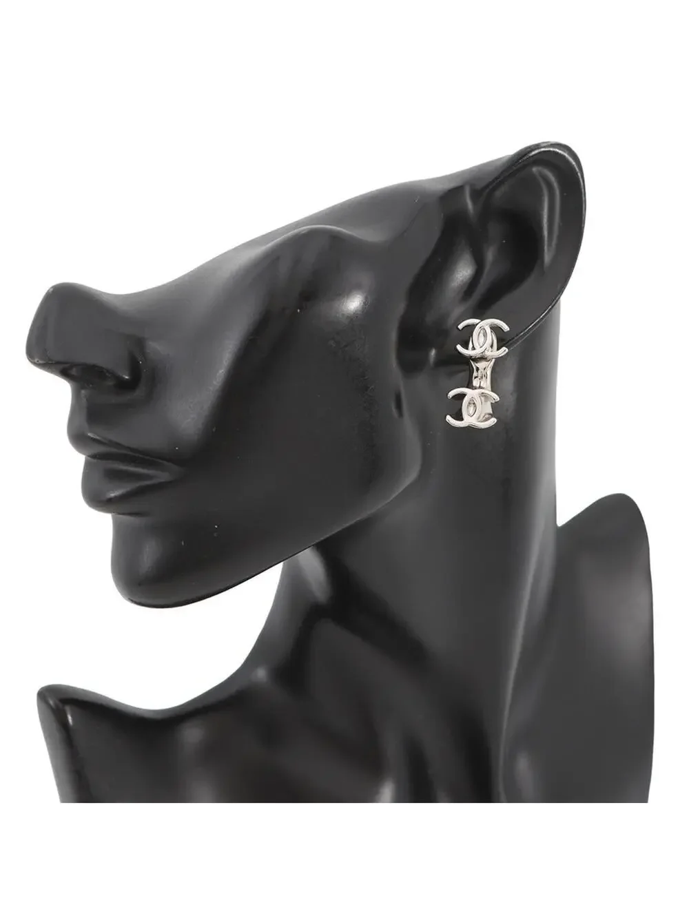 CHANEL elevate your